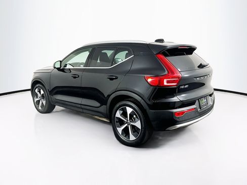 Used 2025 Volvo XC40 B5 Plus image 5