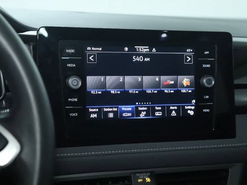 Certified 2025 Volkswagen Taos SE AWD/4WD image 27