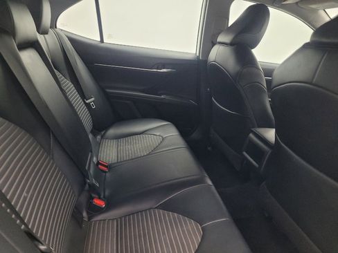 Used 2021 Toyota Camry SE image 19
