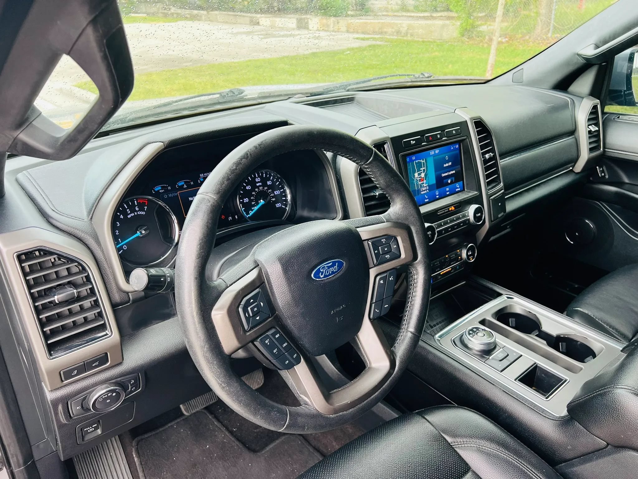 Used 2020 Ford Expedition XLT w/ Equipment Group 202A RWD image 11