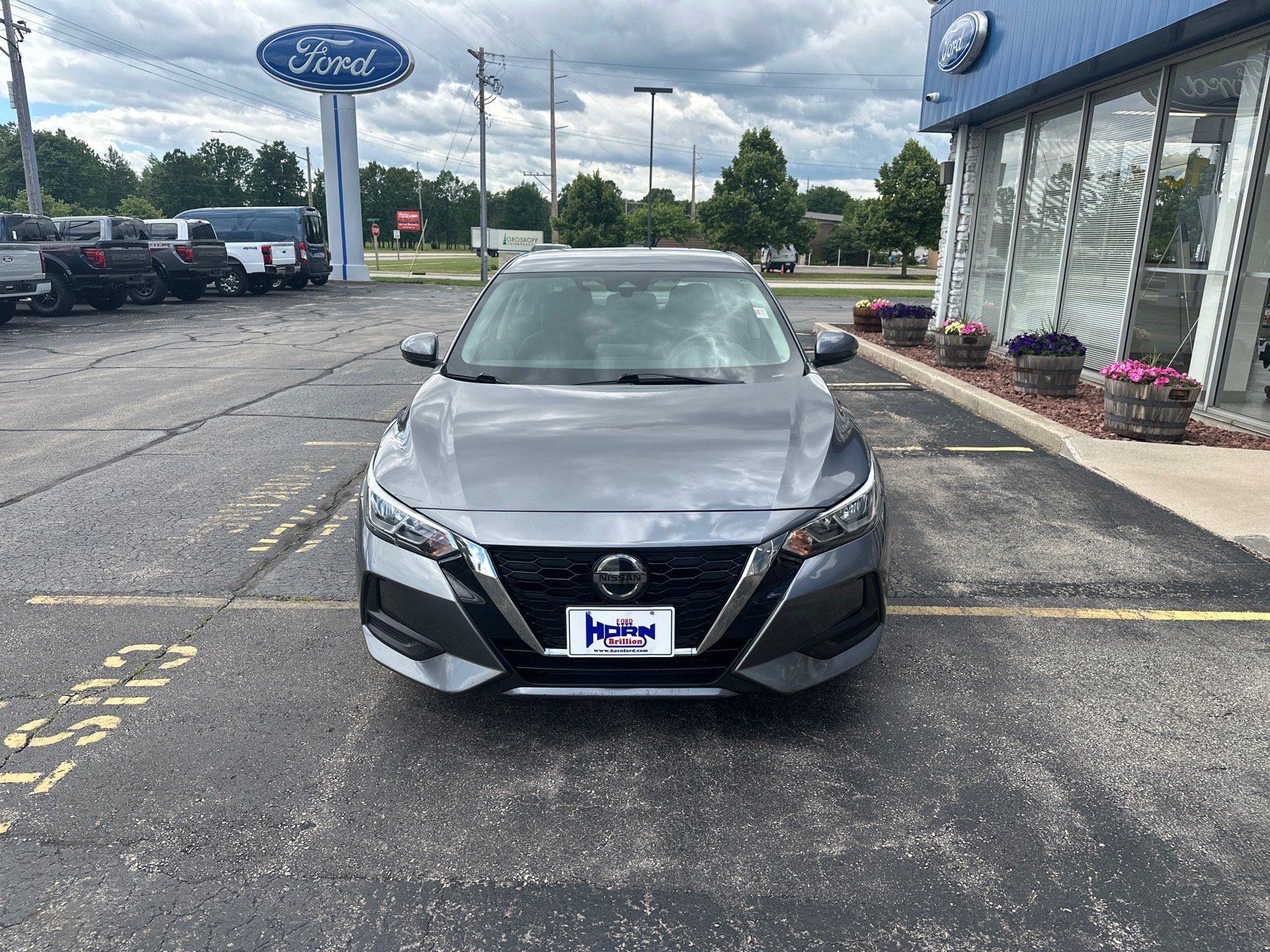 Used 2020 Nissan Sentra SV w/ Trunk Package FWD image 8