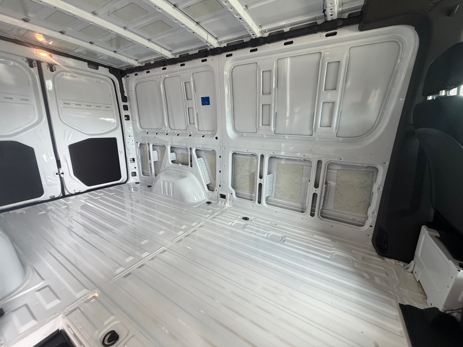 Used 2025 Mercedes-Benz Sprinter 2500 image 18