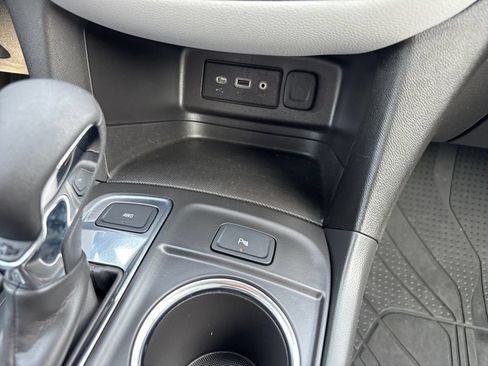 Used 2024 Chevrolet Equinox LT w/ LPO, Floor Liner Package AWD/4WD image 32