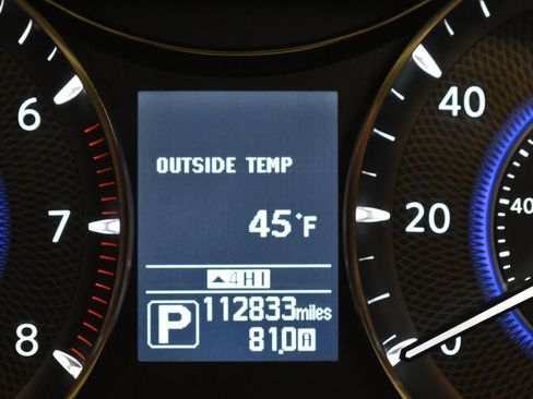 Used 2016 INFINITI QX80 Luxe w/ 22" Wheel Package image 3