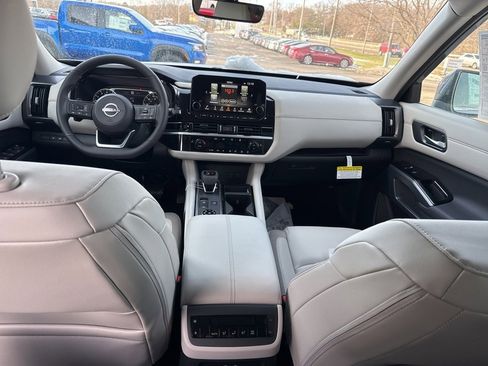 New 2025 Nissan Pathfinder SL image 20