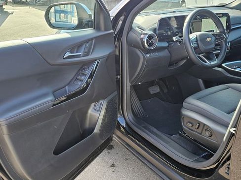 New 2025 Chevrolet Equinox LT w/ Convenience Package II image 18