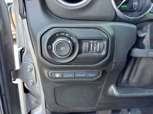 Certified 2021 Jeep Wrangler Unlimited Sahara w/ Cold Weather Group image 27