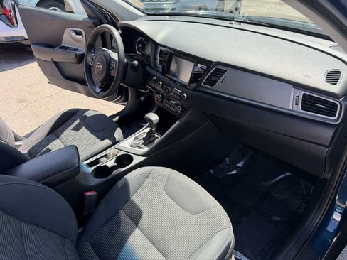 Used 2018 Kia Niro LX FWD image 11