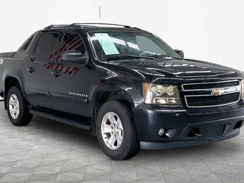 Used 2009 Chevrolet Avalanche LS image 3