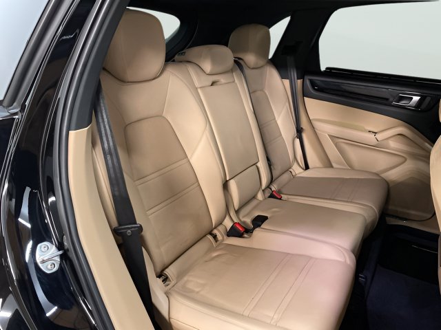 Used 2023 Porsche Cayenne AWD/4WD image 74