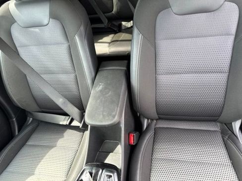 Used 2025 Chevrolet Trax LT FWD image 20