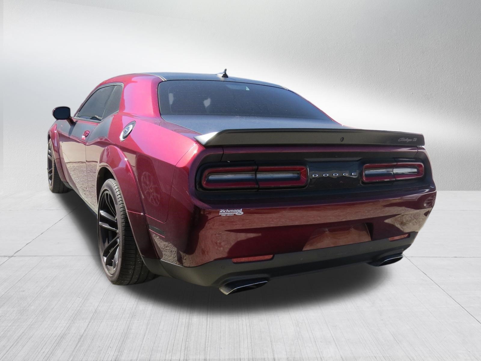 Used 2022 Dodge Challenger R/T Scat Pack RWD image 5