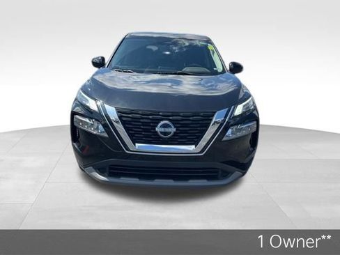 Used 2023 Nissan Rogue SV image 2