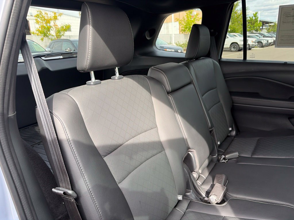 Used 2023 Honda Passport Elite image 19