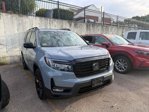 Used 2024 Honda Passport Black Edition image 2