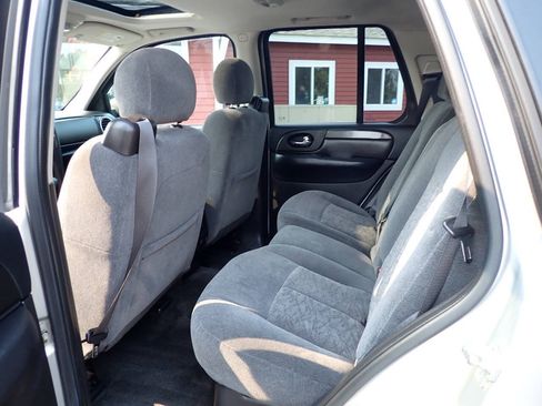 Used 2008 GMC Envoy SLE w/ Sun And Sound Package AWD/4WD image 9