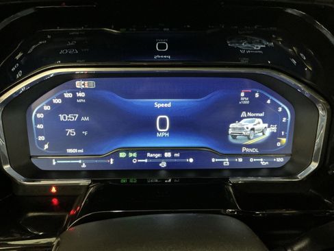 Used 2025 Chevrolet Silverado 2500 LT w/ Convenience Package image 18