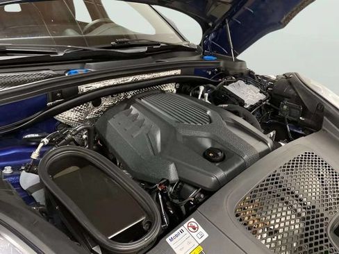 Used 2022 Porsche Macan AWD/4WD image 86