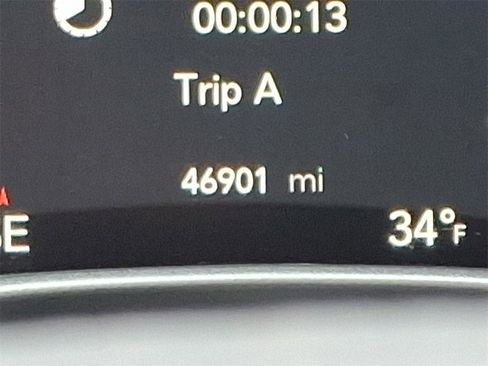 Used 2023 Chrysler Pacifica Touring-L image 20