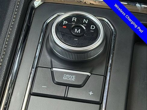 Used 2024 Ford Expedition XLT image 19