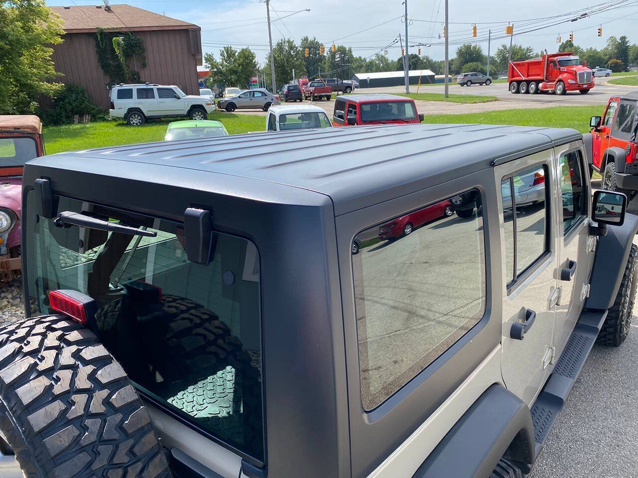 Used 2018 Jeep Wrangler Unlimited Sport AWD/4WD image 39
