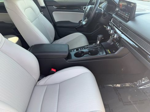 Certified 2023 Honda Civic Touring image 32