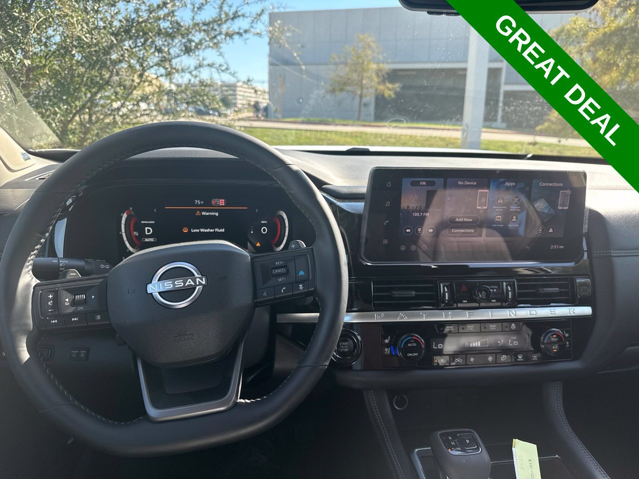 Used 2026 Nissan Pathfinder Platinum w/ Accent Package AWD/4WD image 30