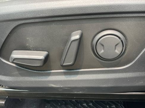 Used 2025 Hyundai Tucson Limited AWD/4WD image 32