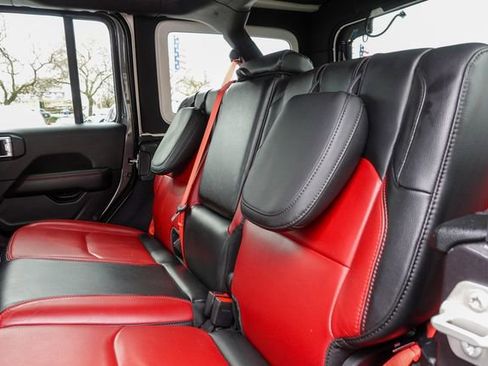 Used 2023 Jeep Wrangler Unlimited Rubicon 4xe image 24