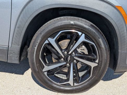 Used 2021 Chevrolet TrailBlazer RS w/ Technology Package FWD image 11