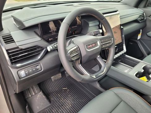 New 2026 GMC Acadia AT4 w/ Luxury Package image 23