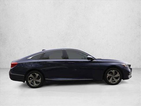 Used 2018 Honda Accord EX image 4