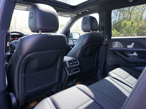 Certified 2025 Mercedes-Benz GLS 450 4MATIC image 32