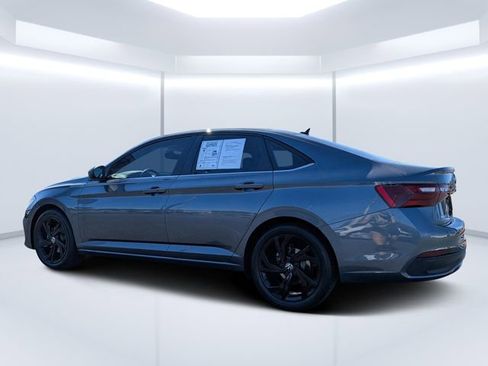 Used 2025 Volkswagen Jetta SE image 5