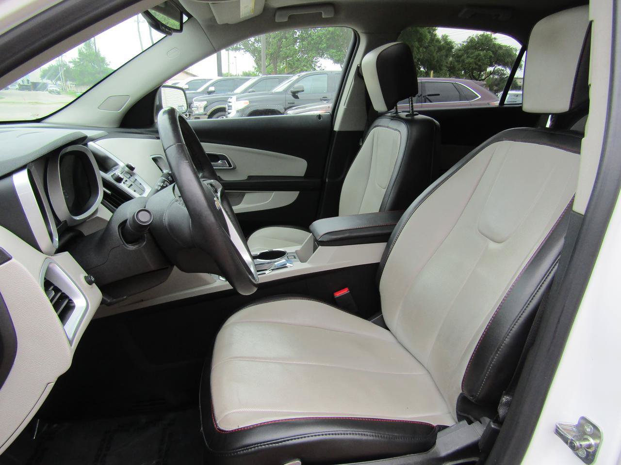 Used 2017 Chevrolet Equinox Premier w/ Enhanced Convenience Package AWD/4WD image 9