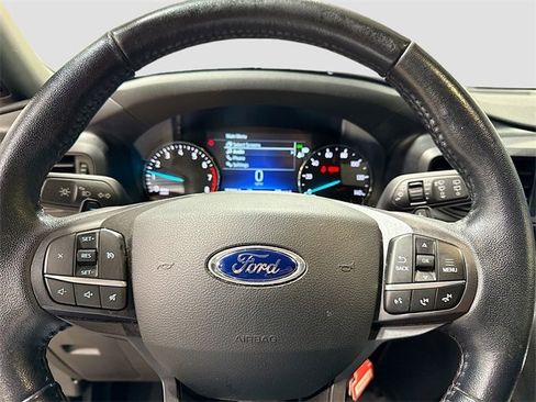 Used 2020 Ford Explorer XLT image 13
