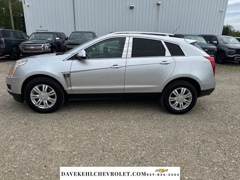 Used 2016 Cadillac SRX Luxury FWD image 3