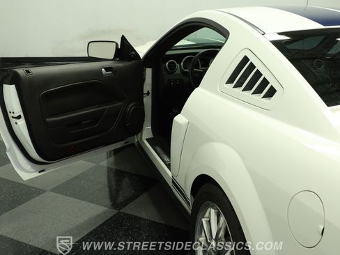 Used 2007 Ford Mustang Shelby GT500 RWD image 33