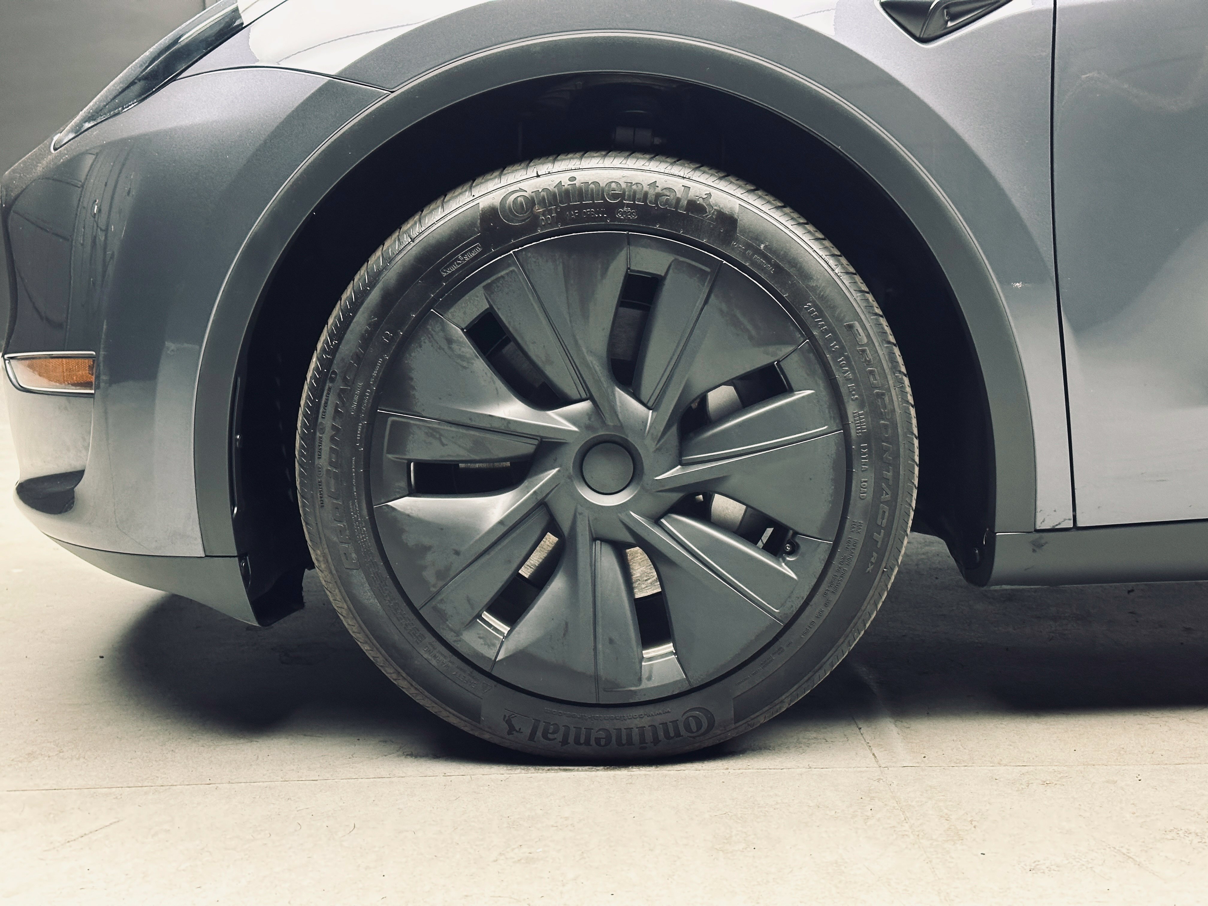 Used 2023 Tesla Model Y Long Range AWD/4WD image 30
