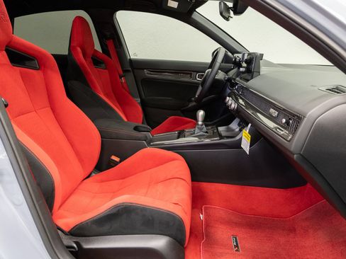 Used 2025 Honda Civic Type R image 14