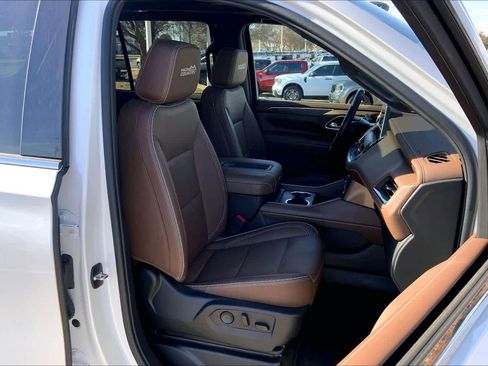 Used 2024 Chevrolet Tahoe High Country w/ Premium Package image 8