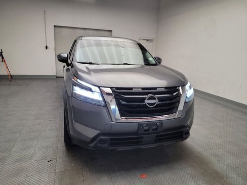 Used 2022 Nissan Pathfinder S FWD image 14