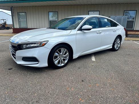 Used 2019 Honda Accord LX image 2