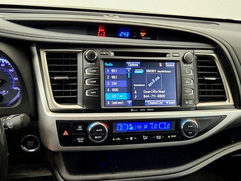 Used 2019 Toyota Highlander SE AWD/4WD image 16