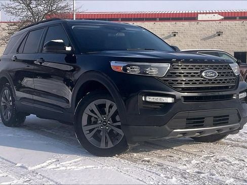Used 2022 Ford Explorer XLT w/ Equipment Group 202A image 37