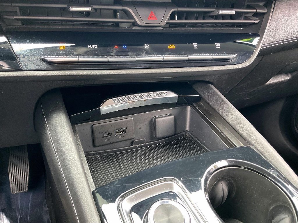 Used 2024 Buick Envision Preferred AWD/4WD image 24