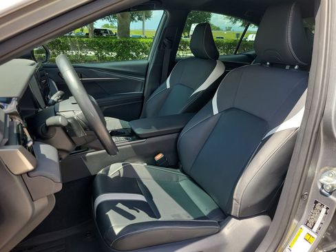 Used 2025 Toyota Camry SE FWD image 17