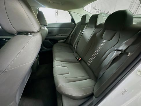 Used 2024 Hyundai Elantra SEL image 27