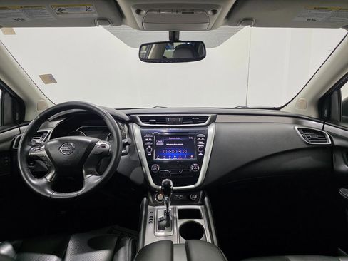 Used 2019 Nissan Murano SL image 2