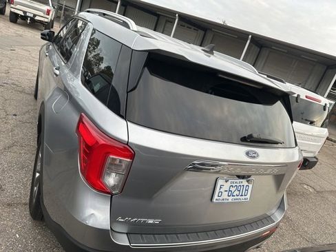 Used 2022 Ford Explorer Limited w/ Equipment Group 301A image 5